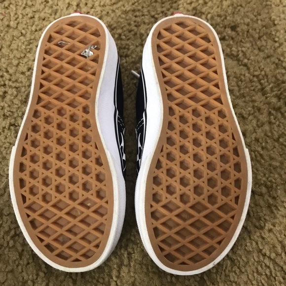 Vans - Picture 3 of 5